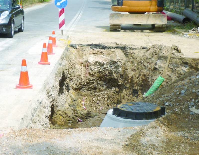 Δεν συνδέονται με την αποχέτευση ακόμα και μέσα στην Καλαμάτα
