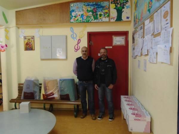 Προσφορά γραφικής ύλης στο Ειδικό Σχολείο Καλαμάτας