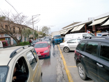 Πάρκινγκ επί πληρωμή στην αγορά Καλαμάτας 