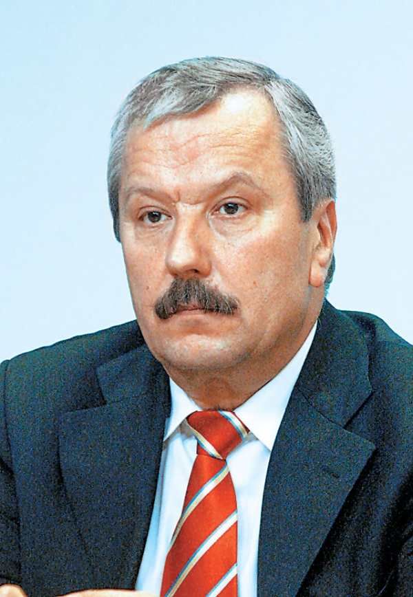 Απάντηση Κουσελά σε Νίκα για τους &quot;μπαρμπάδες&quot;