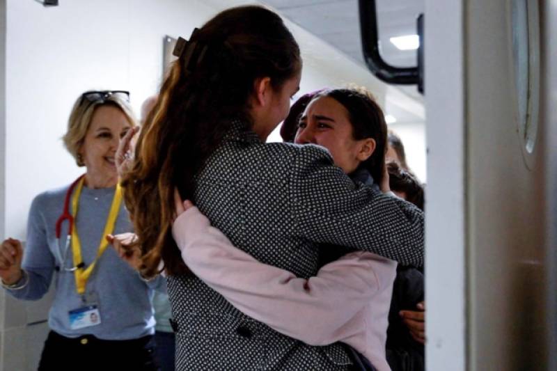 Απελευθερώθηκαν 12 όμηροι από τη Χαμάς – Αναφορές για νέα παράταση εκεχειρίας (βίντεο)