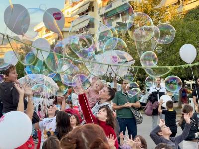 Χιλιάδες θεατές στο 9ο Φεστιβάλ Κουκλοθεάτρου Καλαμάτας - Η πόλη γέμισε κούκλες, μουσικές και φωνές απ’ όλο τον κόσμο