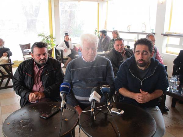 Ο Γόντικας στο μπλόκο των αγροτών στη Μεσσήνη (βίντεο)