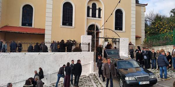 Κυπαρισσία: Πλήθος κόσμου στην κηδεία του Διονύση Αλεξόπουλου