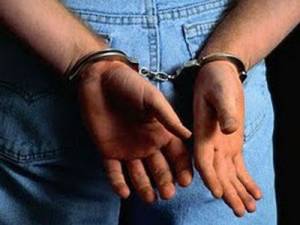 Τρεις νεαροί τσιγγάνοι λήστεψαν 18χρονους στην Τρίπολη