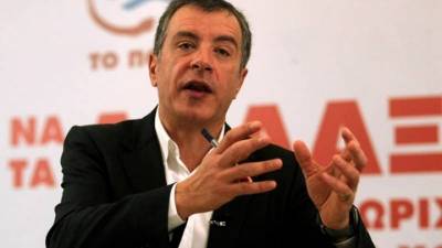 Θεοδωράκης: Τσίπρας και Μητσοτάκης αν βγουν ενισχυμένοι, η ζωή μας θα είναι ένας συνεχής εμφύλιος