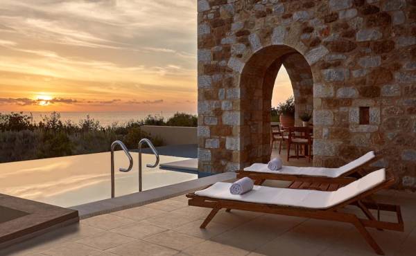 The Telegraph: Διθυραμβικά σχόλια για την Costa Navarino