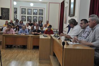 Σύμφωνα με το... σχεδιασμό του Νίκα: Αόρατο το μέλλον της Ναυαρίνου