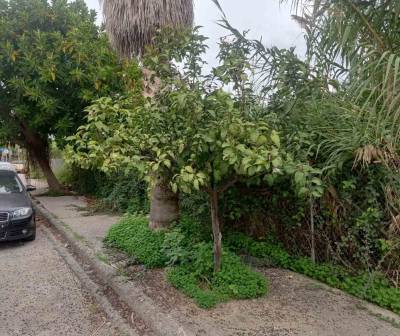 Ανύπαρκτο πεζοδρόμιο