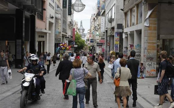 Κινητοποίηση στο κέντρο της Αθήνας για το άνοιγμα των καταστημάτων