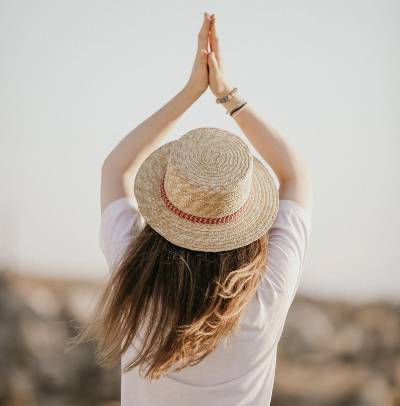 Παγκόσμια Ημέρα της Γυναίκας: «Το αίνιγμα της θηλυκότητας οδηγεί την κάθε γυναίκα να κολυμπάει σε αχαρτογράφητα νερά»