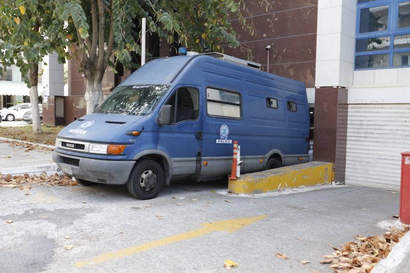 Καλαμάτα: Πώς έφθασε η ΕΛΑΣ στα ίχνη της εγκληματικής οργάνωσης - Ερευνούν αν το χρήμα προέρχεται από την κλοπή στην Τράπεζα Ελλάδος (βίντεο)