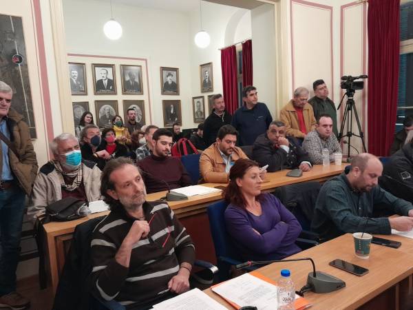 Σήμερα στο Δημοτικό Συμβούλιο Καλαμάτας: “Μάχη” για δρομολόγια λεωφορείων στη Θουρία