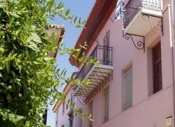 “Πάμε βόλτα” σε 13 νεοκλασικά της Καλαμάτας