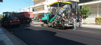 Εργασίες ασφαλτόστρωσης επανεκκινούν στην Καλαμάτα