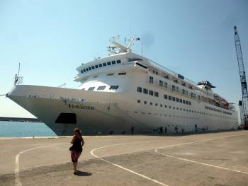 Κρουαζιερόπλοιο με Αγγλους τουρίστες στην Καλαμάτα