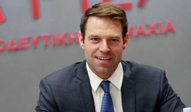 Κασσελάκης: Δεσμευόμαστε στους ελεύθερους επαγγελματίες ότι μέχρι 10.000 ευρώ ο φόρος τους θα είναι μηδέν