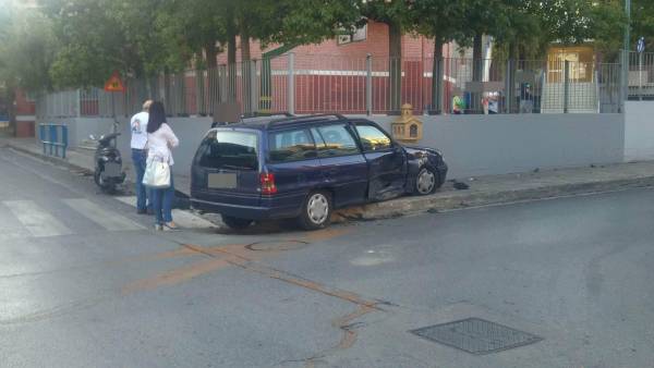 Καλαμάτα: Σύγκρουση αυτοκινήτων στη διασταύρωση Παλαιολόγου και Καλλιπατείρας