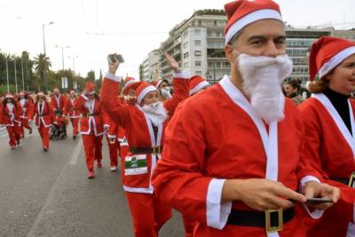 Santa Fun από τον Ακρίτα στην κεντρική πλατεία Καλαμάτας