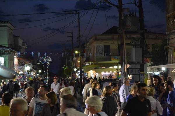 “Λευκή Νύχτα” Κυπαρισσίας: Παράταση στο ωράριο λειτουργίας καταστημάτων