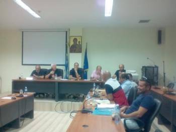 Καβγάς για τη Χρυσή Αυγή στο Δημοτικό Συμβούλιο Τριφυλίας