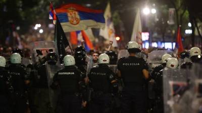 Σερβία: «Θέλουμε εκλογές» - Περίπου 140.000 κόσμος διαδήλωσε στο κέντρο του Βελιγραδίου