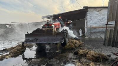 Φωτιά σε στάβλο στη Δυτική Παραλία Καλαμάτας - Κάηκαν 500 μπάλες σανό