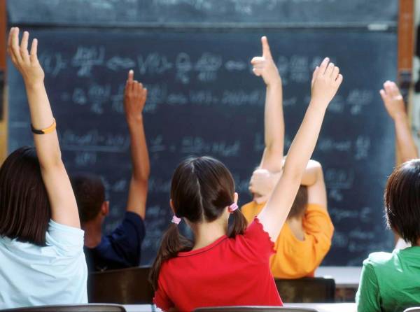 Η εκπαίδευση πάσχει, αλλά όχι από τις αργίες
