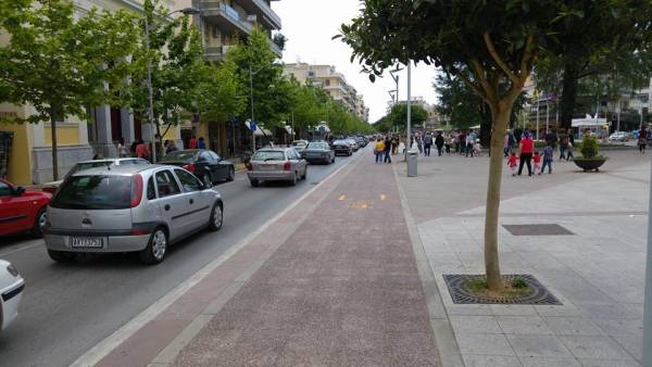 Πολύς κόσμος χθες στα μαγαζιά της Καλαμάτας