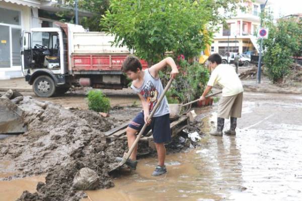 Καταγραφή ζημιών και ευθυνών μετά τις πλημμύρες: Οχι άλλα λάθη!