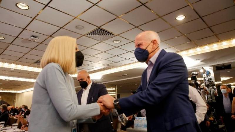 Παπανδρέου: Να κάνουμε την παράταξή μας και πάλι μεγάλη