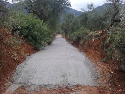 Τσιμεντόστρωση αγροτικών δρόμων της Κυπαρισσίας