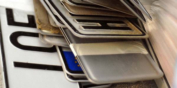 Επιστροφή πινακίδων και αδειών οδήγησης