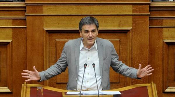 Τσακαλώτος: "Λύση για τα «κόκκινα δάνεια» μέχρι τέλος του 2015"