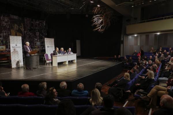 Καλαμάτα: Παρουσιάστηκε το νέο βιβλίο του καθηγητή Θανάση Διαμαντόπουλου (βίντεο-φωτογραφίες)