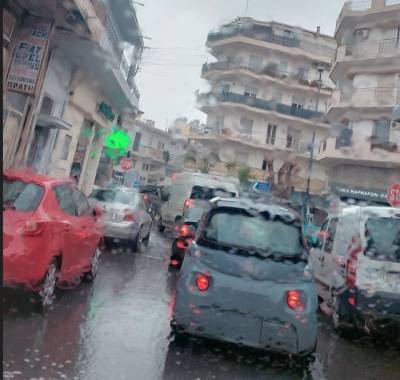 Κυκλοφοριακό κομφούζιο και ουρές αναμονής