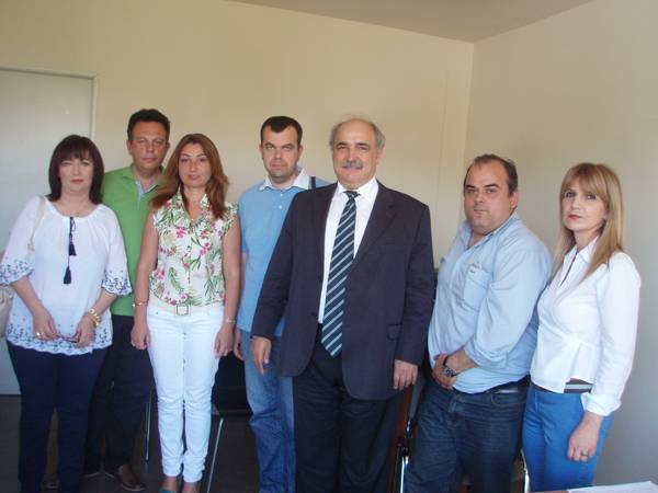 Συνάντηση τρίτεκνων με Μπόλαρη