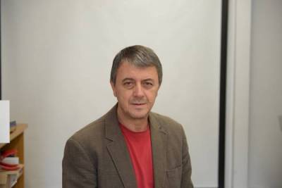 Ποιος φοράει προσωπείο κ. Πρωθυπουργέ;