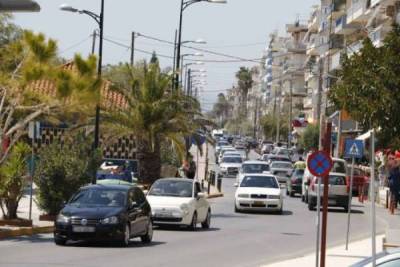 Η έλλειψη πάρκινγκ ανατροφοδοτεί το κυκλοφοριακό