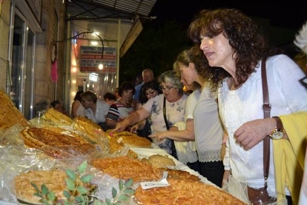 Λευκή Νύχτα Κυπαρισσίας: Οι νικητές του διαγωνισμού κεντητής πίτας