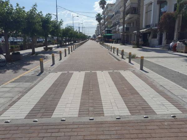 Καλαμάτα: Αποφασίζουν για τραπεζοκαθίσματα  στο βόρειο πεζοδρόμιο Ναυαρίνου
