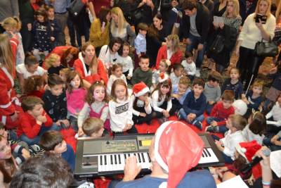 Υπέροχες στιγμές με τον Αγιο Βασίλη για τα παιδιά της “Λιλιπούπολης”