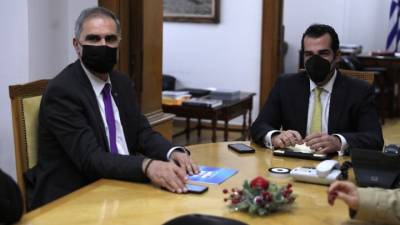 Πλεύρης: Φίλαθλοι υπομονή για 15 ημέρες