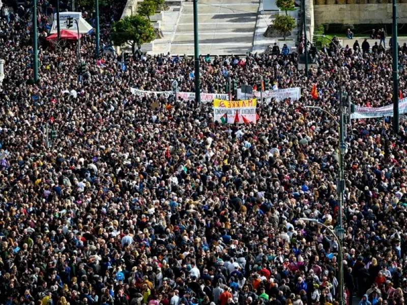 Μάζες και ιδιοτελής συντήρηση του κατεστημένου