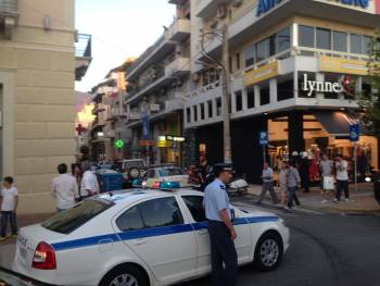 &quot;Ντου&quot; της Ασφάλειας για τη Ρούπα σε διαμέρισμα στην Καλαμάτα (βίντεο)