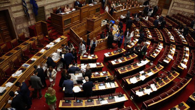 Βουλή: Άρση ασυλίας των Λ. Αυγενάκη και Ν. Παπαδόπουλου εισηγείται η αρμόδια Επιτροπή