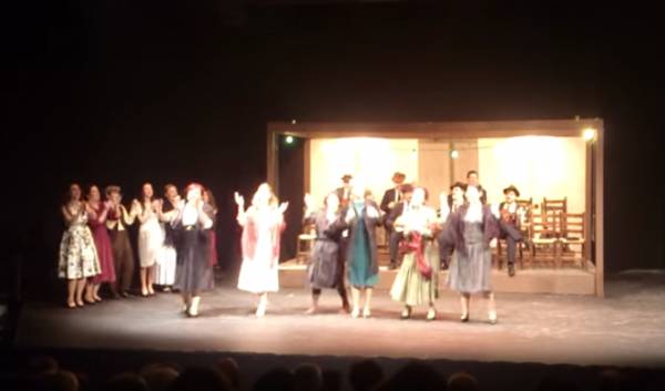 Κόσμος στην ουρά για το "Ρεμπέτικο μυστήριο" (βίντεο)