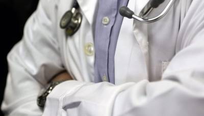 Στις 22 Σεπτεμβρίου η δίκη του γιατρού που συνελήφθη για «φακελάκι»