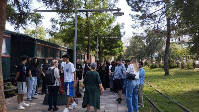 Καλαμάτα: Μαθητές από την Αθήνα στο «Τρένο με τις κούκλες»