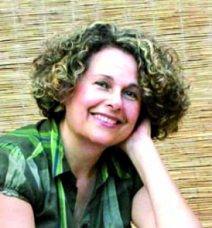 H Βούλα Μάστορη στην "E": «Το βιβλίο είναι "ψωμί", όχι "παντεσπάνι"»